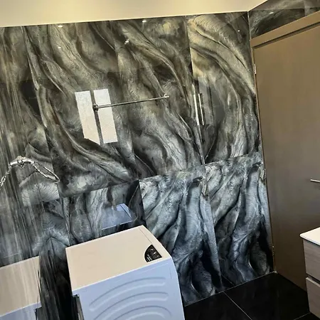 Old Castle Location Apartment *
